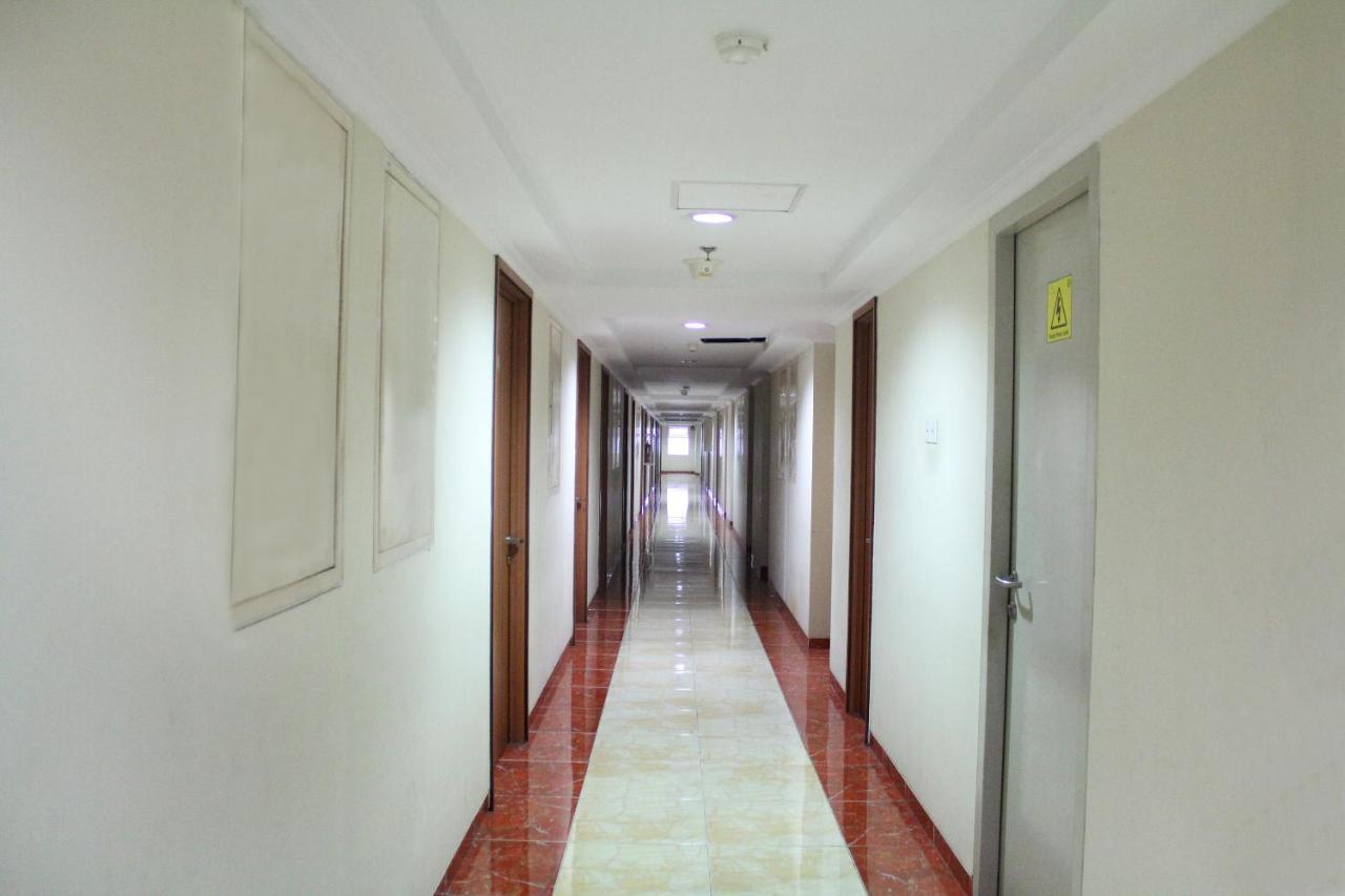 Oyo 266 Margonda Residence 5 Depok Exterior photo